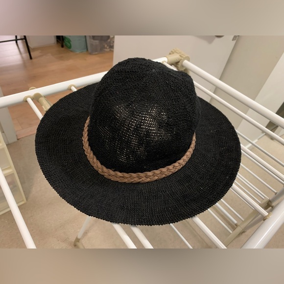 Hat (Available until Nov 15) - Picture 5 of 6